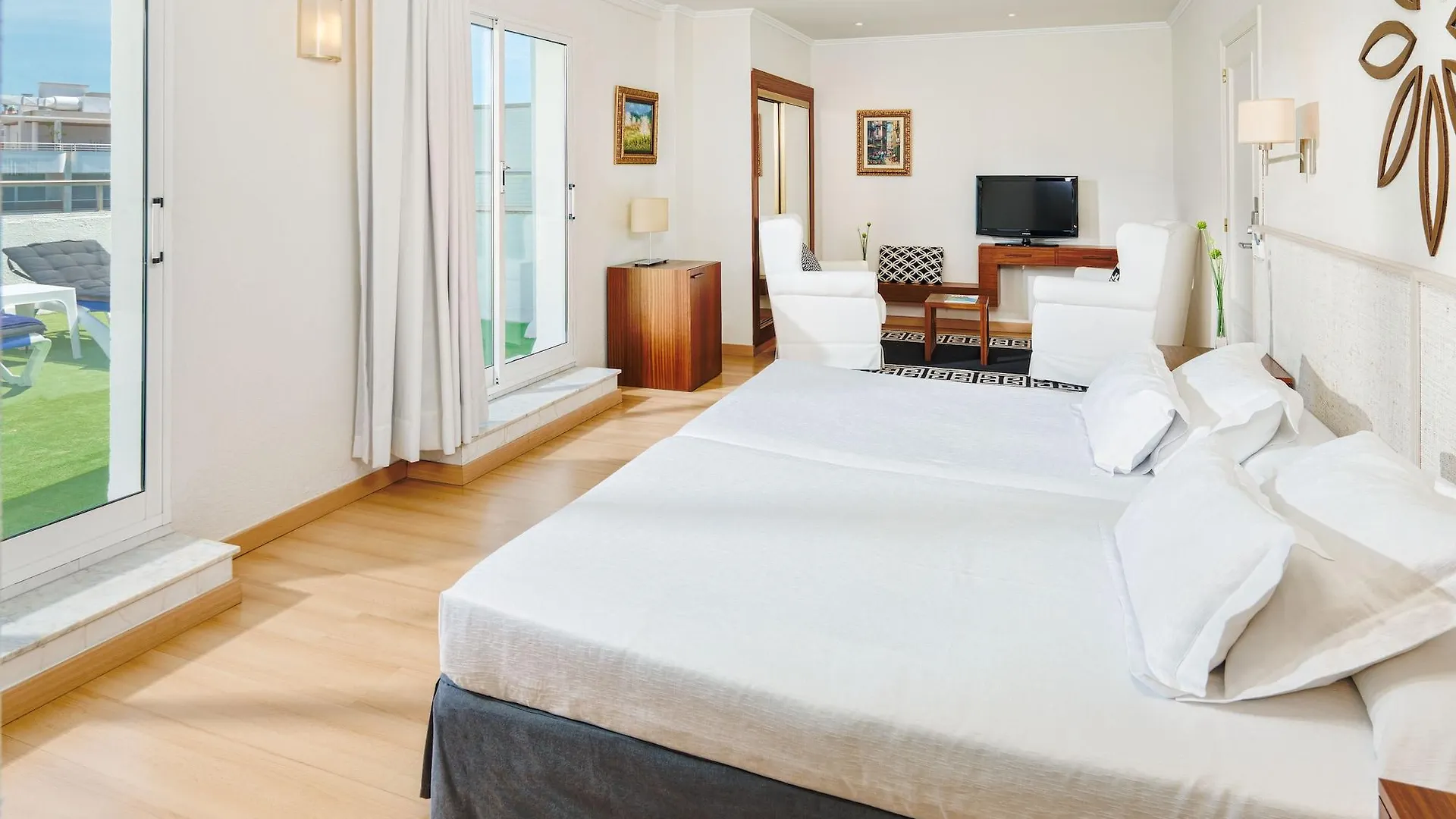H10 Delfin - Adults Only Otel Salou 4*,